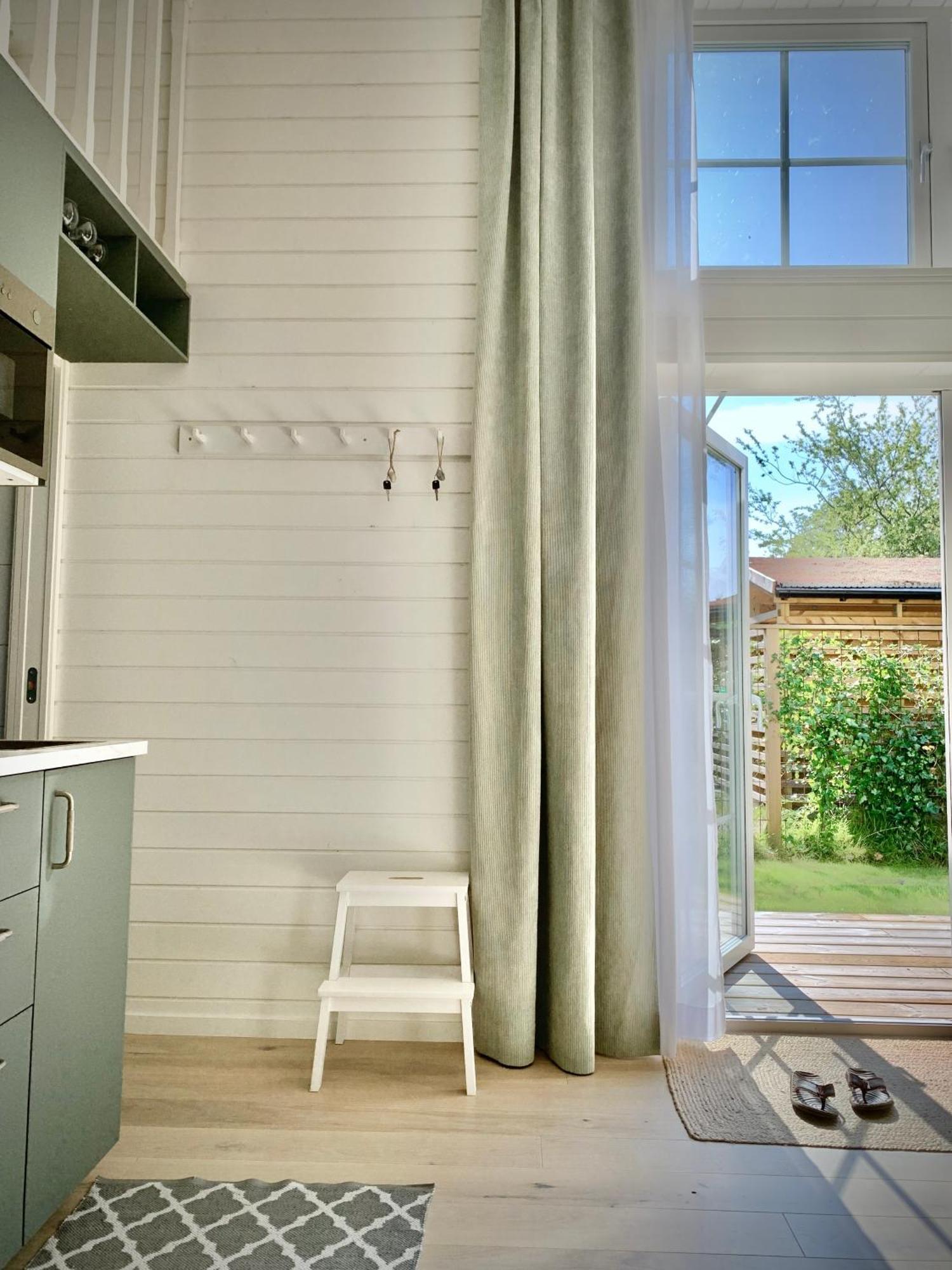 Strandnaera, Pergola, P-Plats I Hoellviken Экстерьер фото